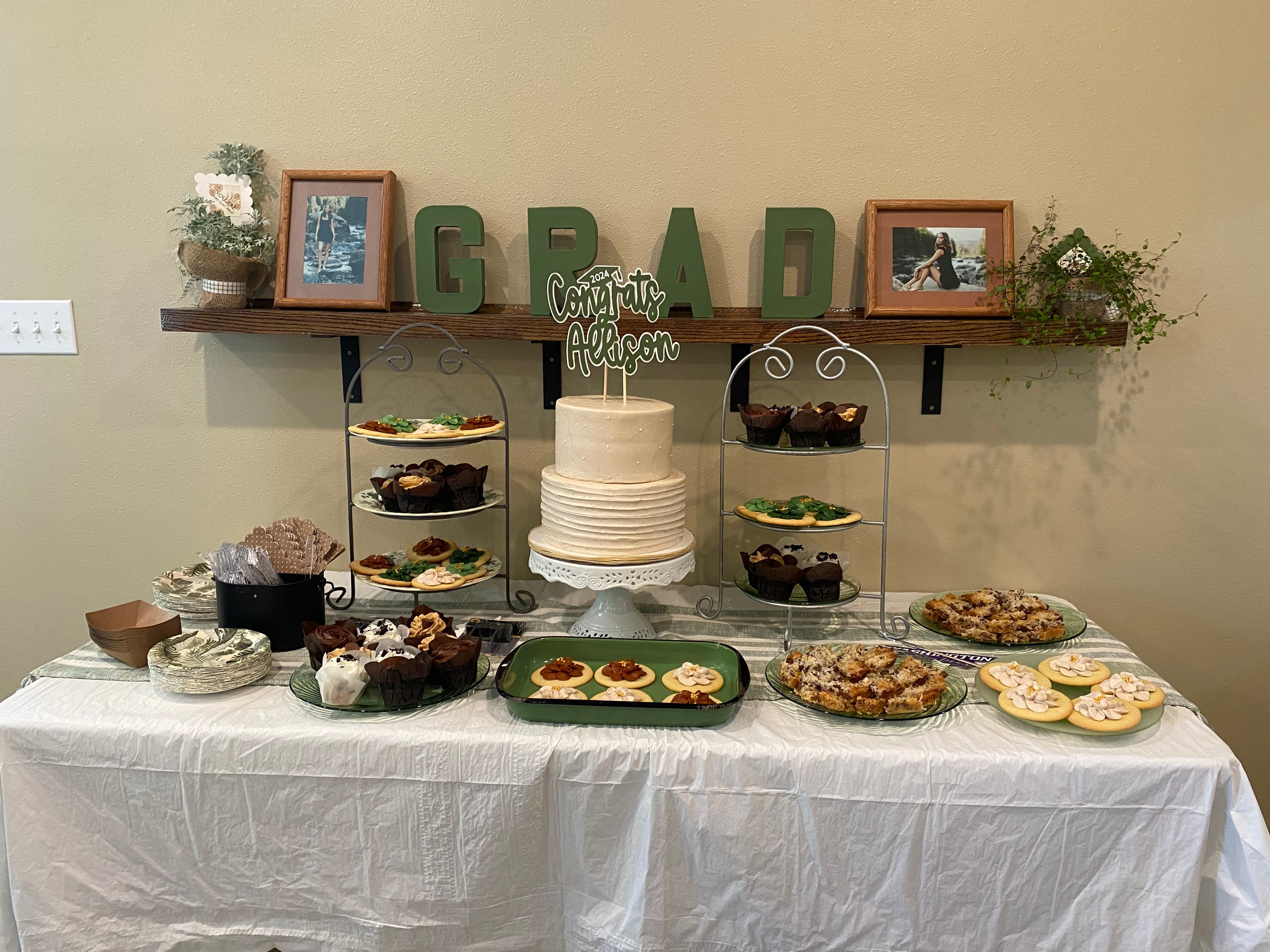 Graduation dessert table